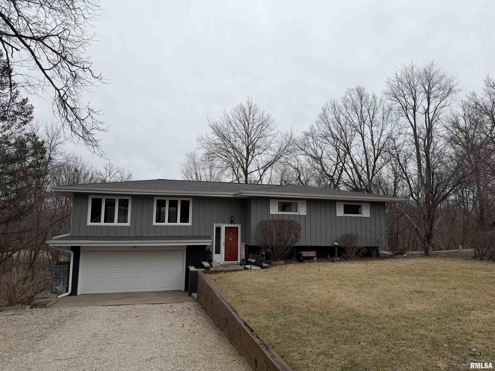 Property Photo:  1886 Sunrise Drive  IL 61401 