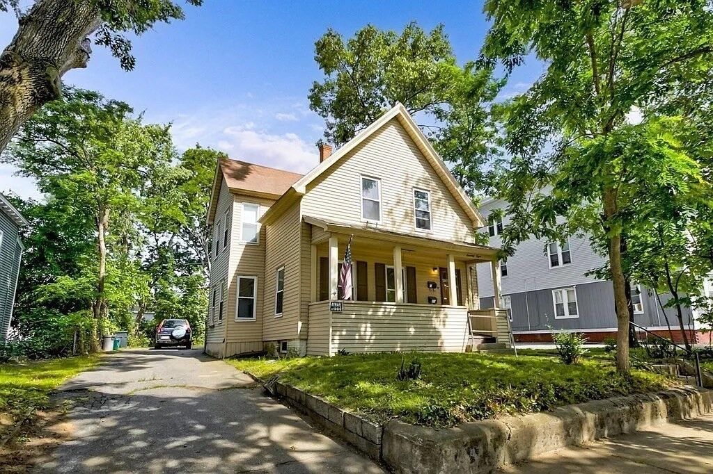 Property Photo: 78 Birch St 2 MA 01603