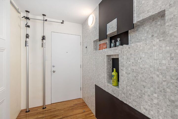 Property Photo: 112 23 Avenue SW 306 AB T2Z 5C7