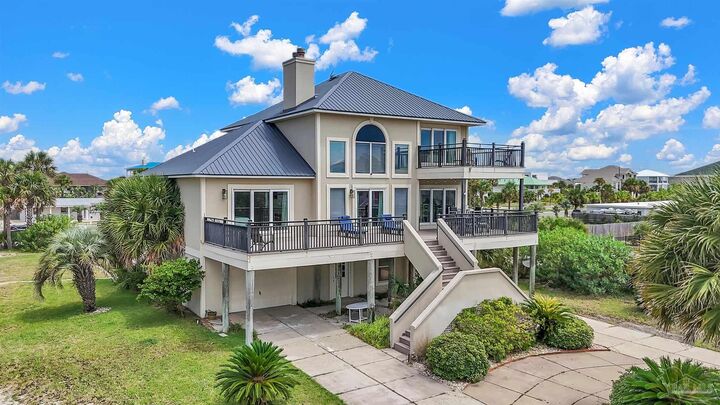 Property Photo:  706 Via Deluna Dr  FL 32561 