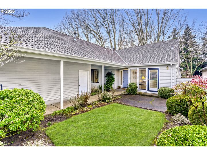 Property Photo:  7325 SW Lakeside Dr  OR 97070 