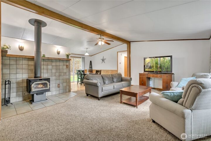 Property Photo:  1720  284 Street E  WA 98280 