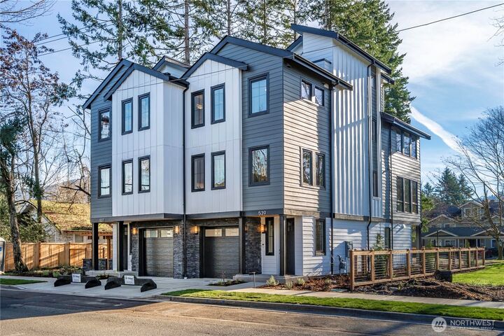 Property Photo: 537 NW Juniper Street WA 98027