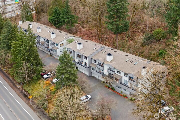 Property Photo: 3520 Lake Washington Boulevard SE #105 WA 98006