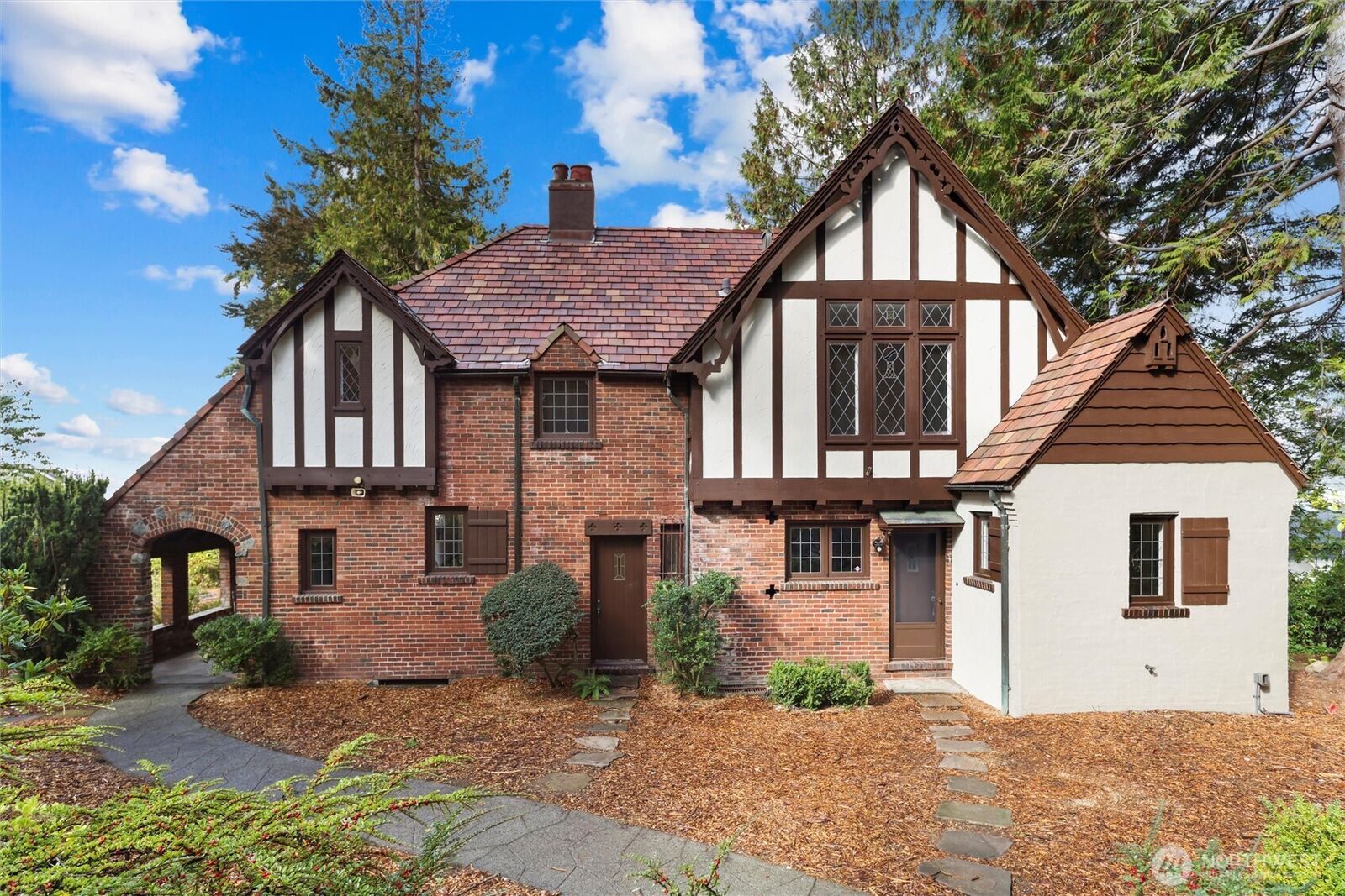 Property Photo:  16349  Maplewild Avenue SW  WA 98166 