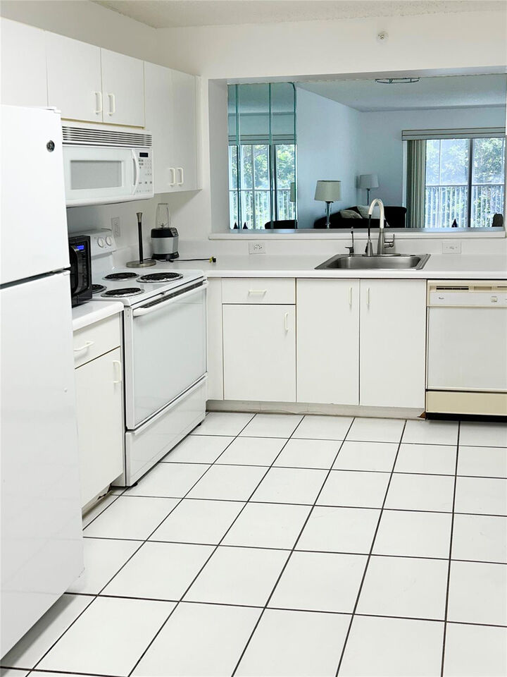 Property Photo:  9511 Weldon Circle 412  FL 33321 