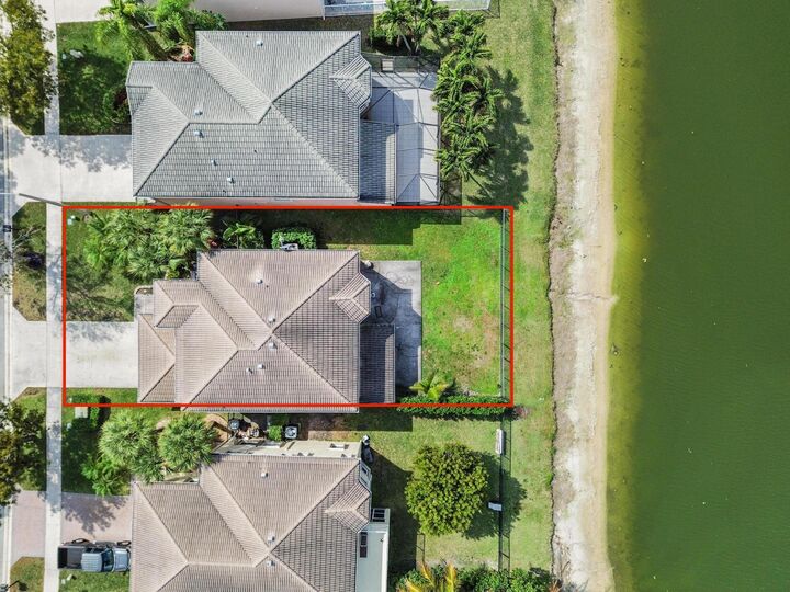 Property Photo:  9709 Wyeth Court  FL 33414 