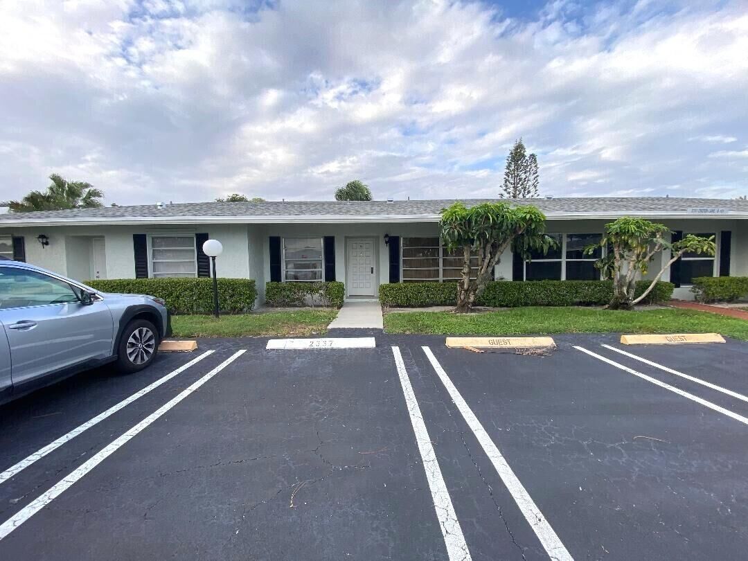 Property Photo:  2331 Croton Lane B  FL 33445 