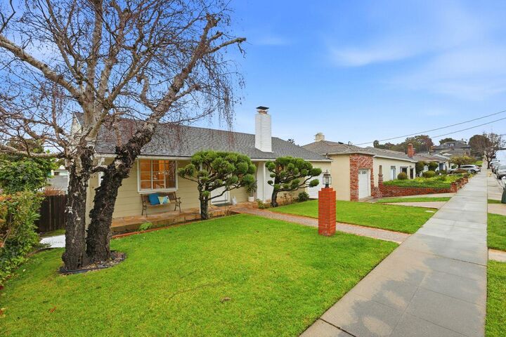 Property Photo:  468 Cedar Avenue  CA 94066 