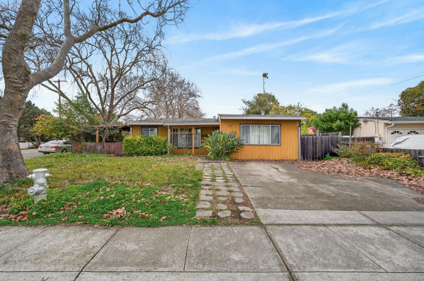 Property Photo: 1114 Burgoyne Street CA 94043