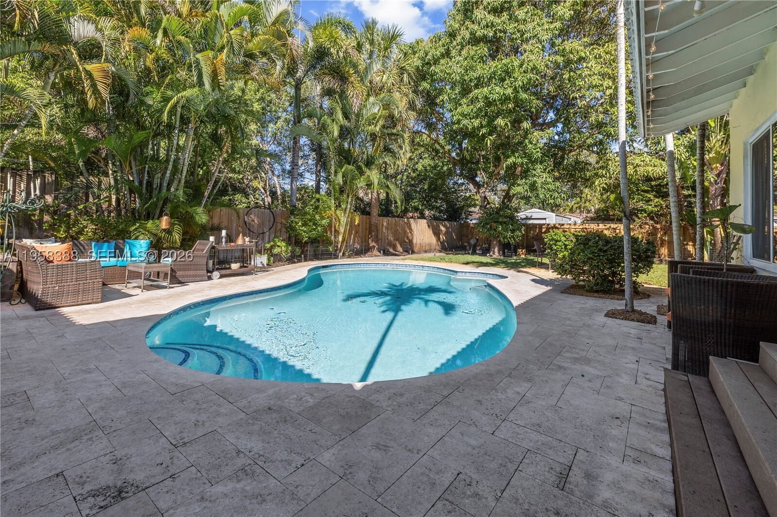 Property Photo:  