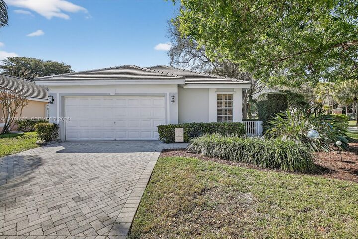 Property Photo: 2897 Quail Run Ln FL 33328
