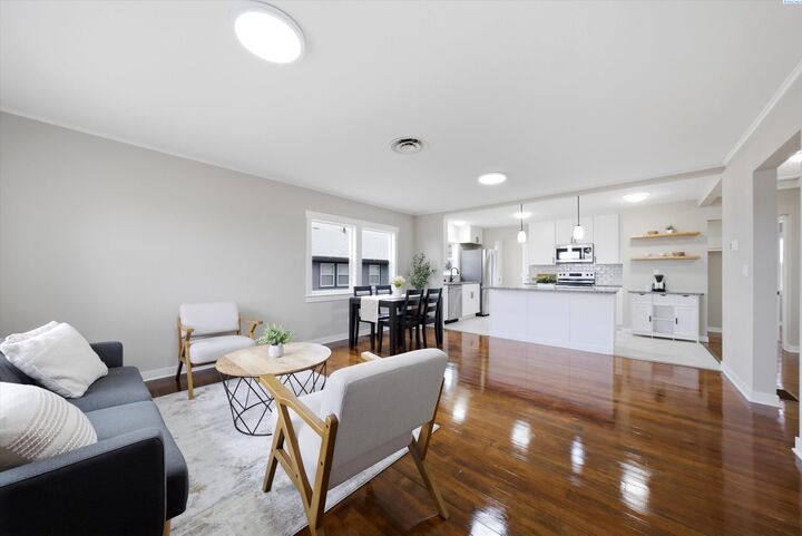 Property Photo: 107 George Washington Way WA 99352