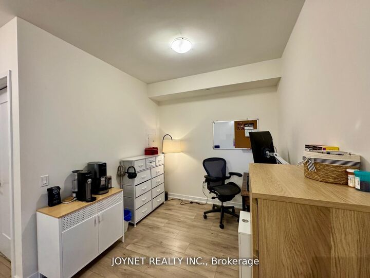 Property Photo: 28 Freeland Street 1201 ON M5E 0E3