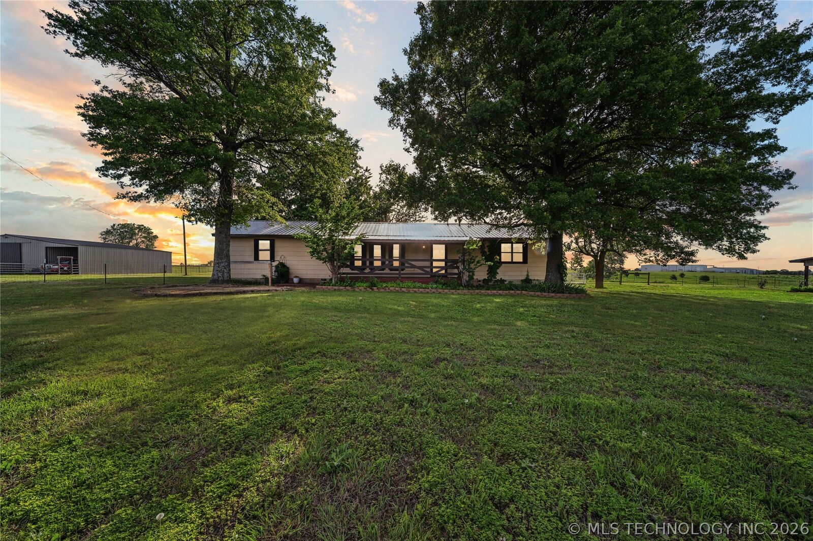 Property Photo:  1202 Oak Grove Road  OK 74023 
