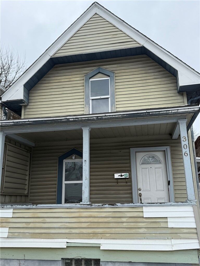 Property Photo: 306 Laredo St PA 15133