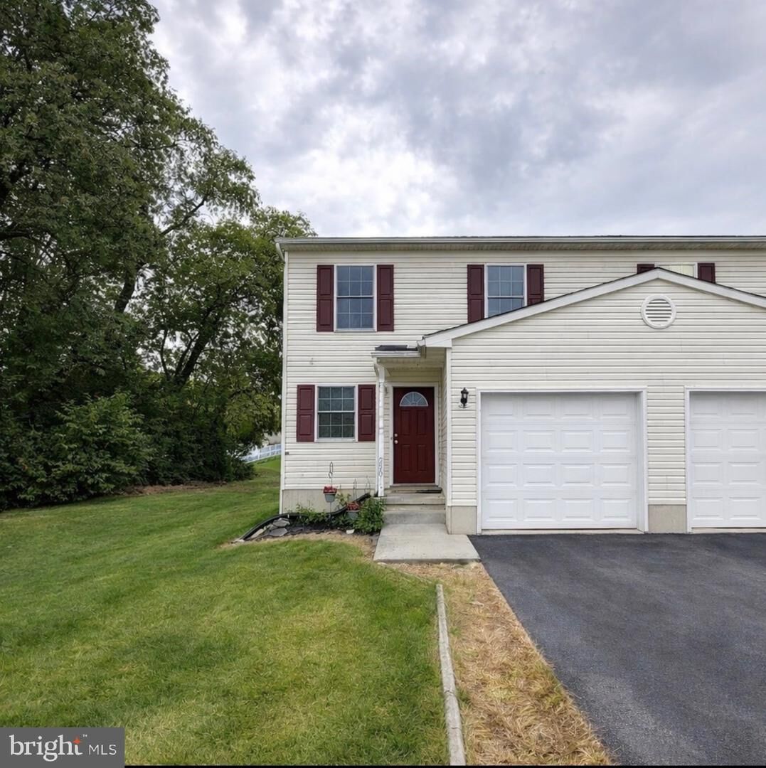 Property Photo: 220 Red Cedar Lane PA 17547