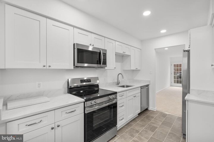 Property Photo:  119 E Main Street 3  VA 20132 