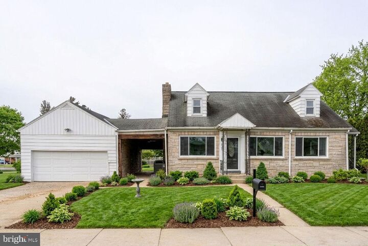 Property Photo: 625 N Lincoln Street PA 17078