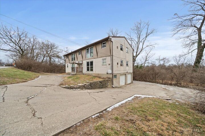 Property Photo:  2465 E Galbraith Road  OH 45237 