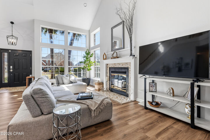 Property Photo:  2411 Country Club Drive  FL 32444 