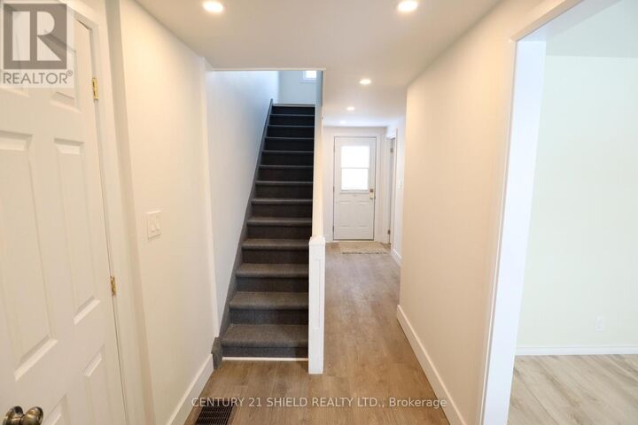 Property Photo: 143 Carleton Street ON K6H 4X3