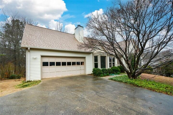 Property Photo: 2630 Cambridge Hills Road GA 30041