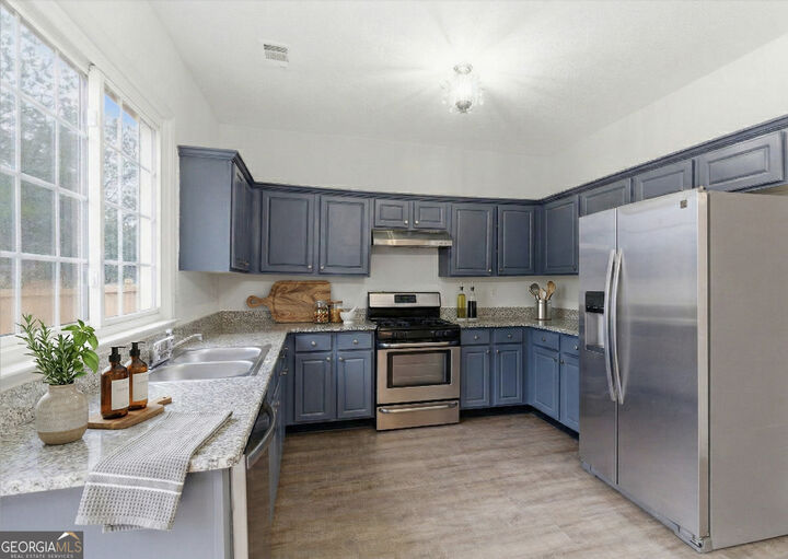 Property Photo: 5965 Barrington Lane GA 30005