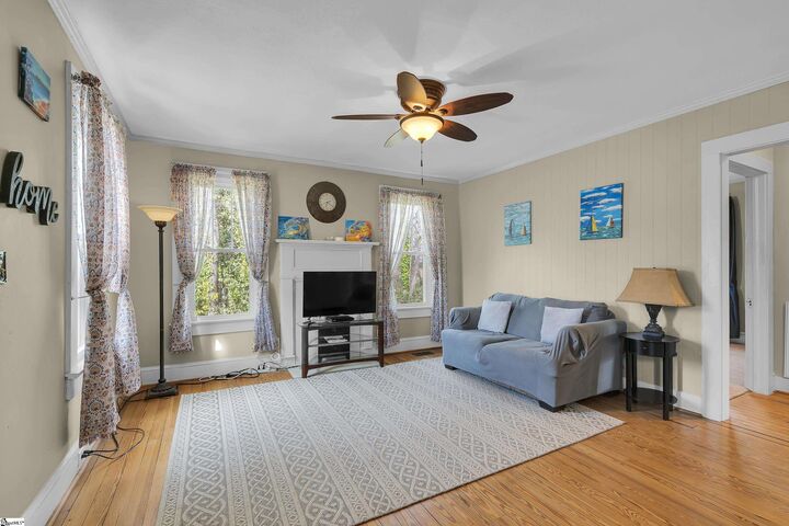 Property Photo:  213 S Walnut Street  SC 29678 
