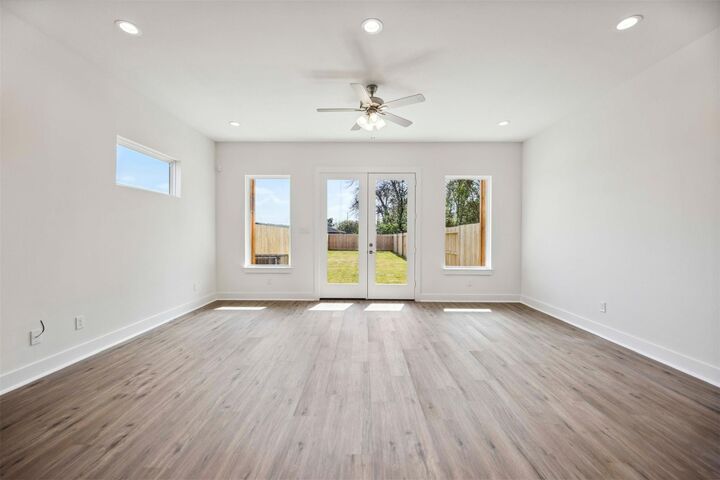 Property Photo:  3504 Caplin Street B  TX 77026 