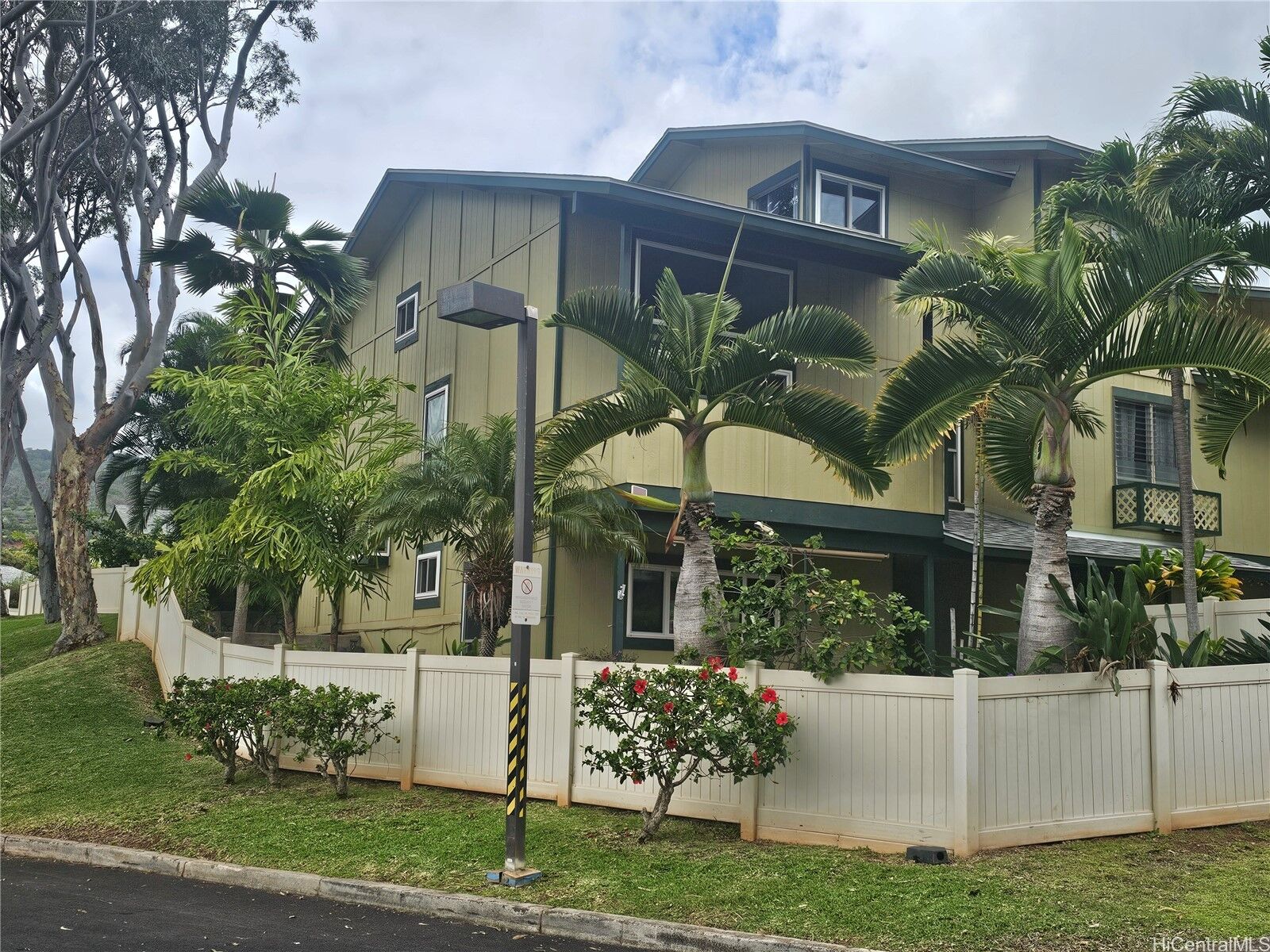 Property Photo:  92-1288 Kikaha Street 78  HI 96707 