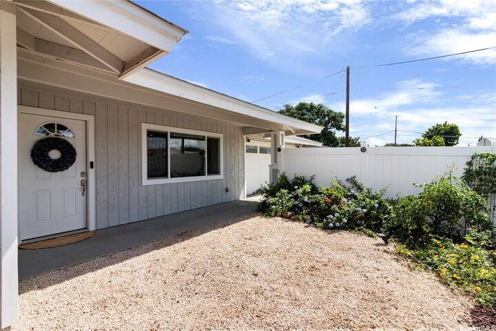 Property Photo: 84-792 Lahaina Street HI 96792