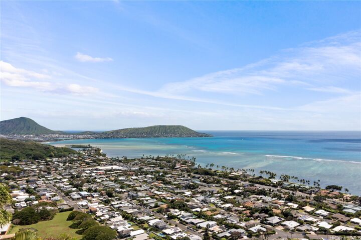 Property Photo: 483 Maono Loop HI 96821