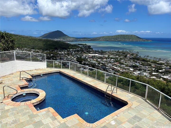 Property Photo:  483 Maono Loop  HI 96821 