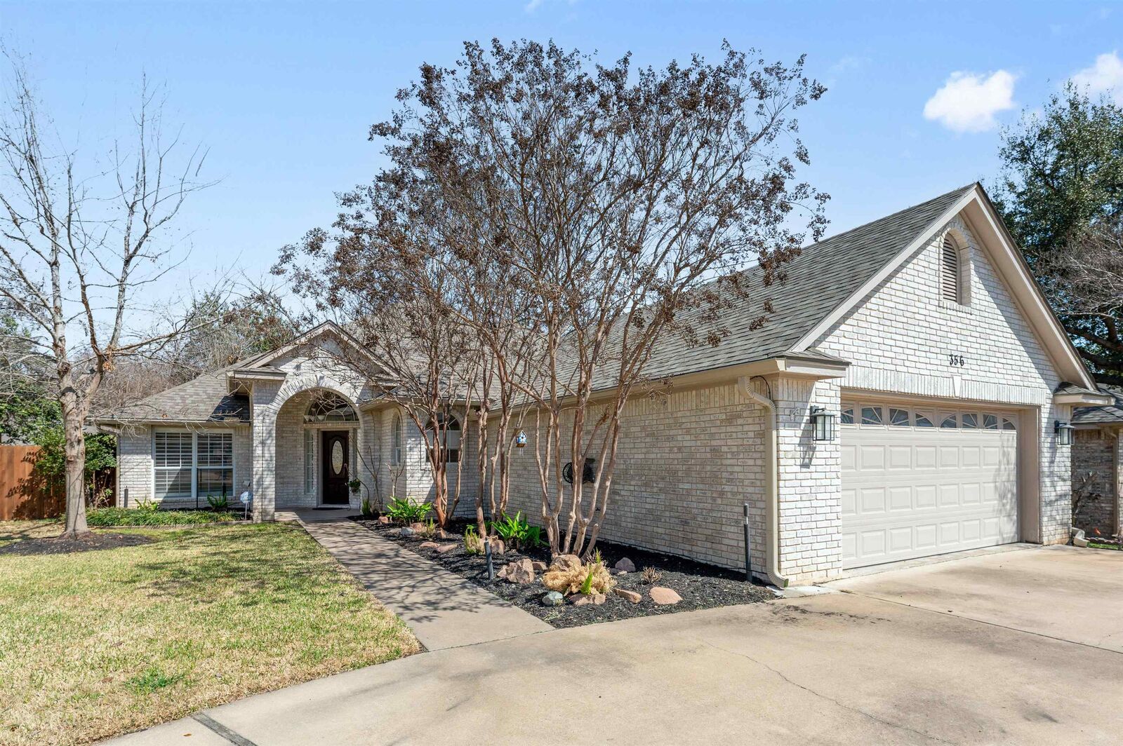 Property Photo: 356 Mahan Street TX 78654