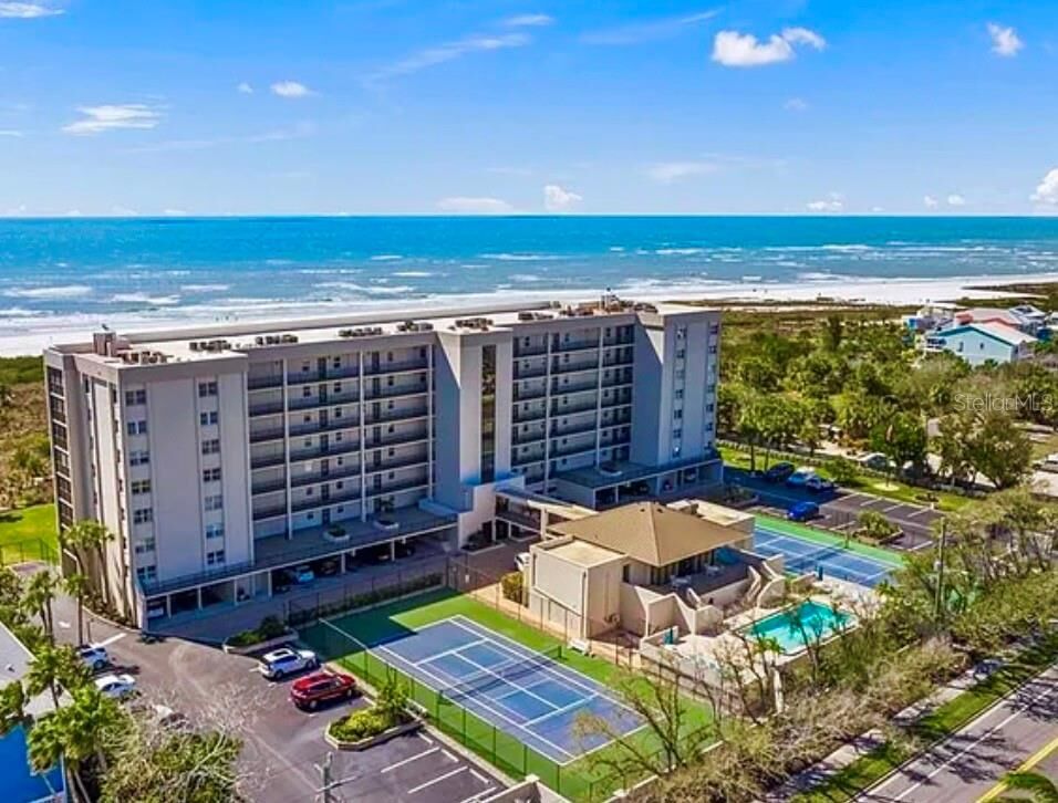 Property Photo: 420 Beach Road 606 FL 34242