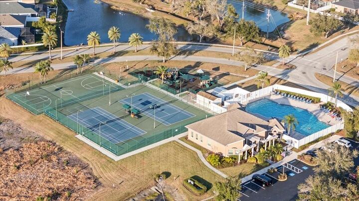 Property Photo: 6307 Laurel Creek Trail FL 34222