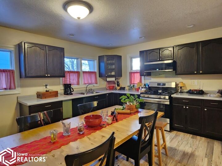 Property Photo:  704 S 13th Street  IA 50428 