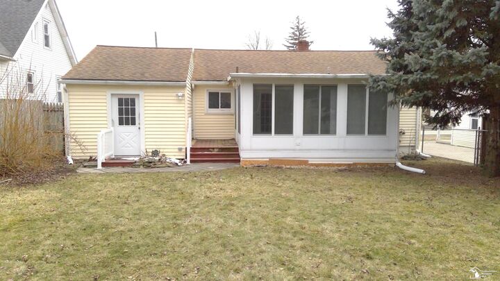 Property Photo:  15453 Parkwood Drive  MI 48161 