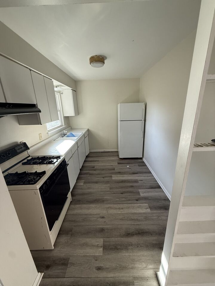 Property Photo:  1060 W Hickory Street 1064  IL 60901 