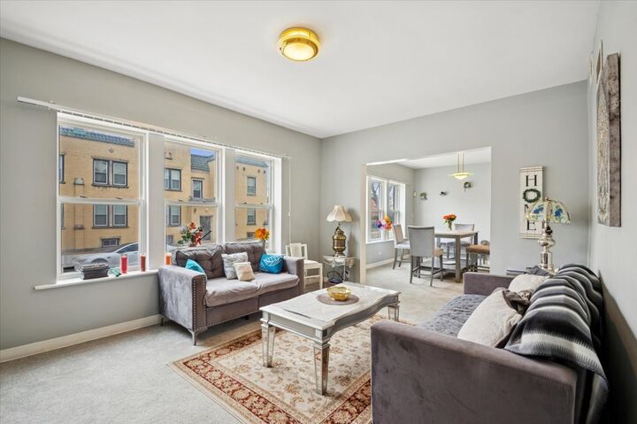 Property Photo:  2052 E 80th Street  IL 60617 