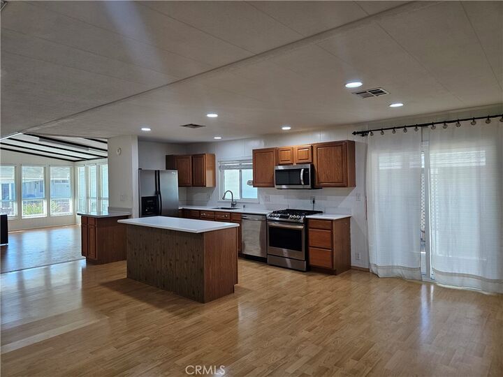 Property Photo:  14055 Lake View Drive  CA 90638 