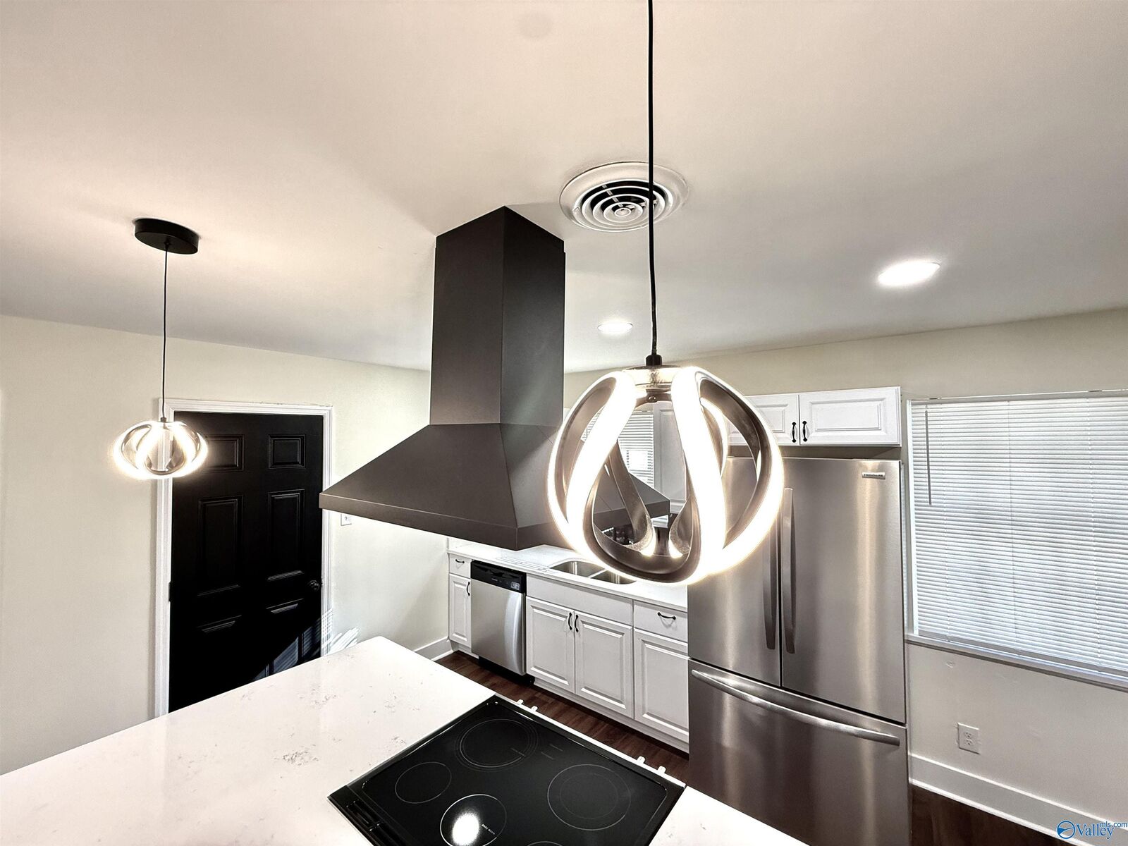 Property Photo:  3705 Cerro Vista Street SW  AL 35805 