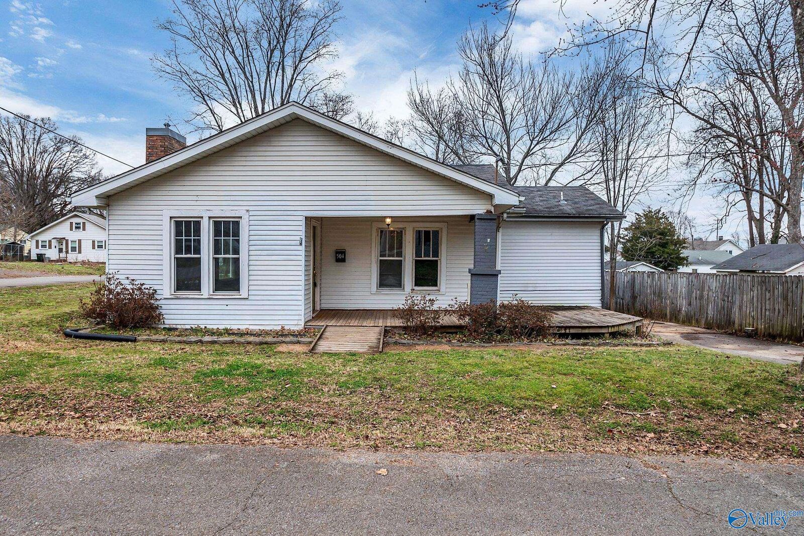 Property Photo:  504 2nd Street  AL 35611 