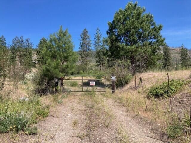 Property Photo:  35000 Hwy 20 Hwy E  WA 99141 