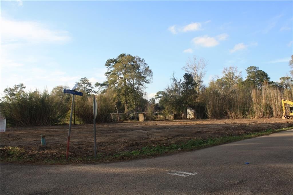 Property Photo:  4106-4114 Upperline Street  LA 70461 
