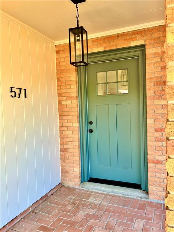 Property Photo:  571 Oak Street  LA 70079 