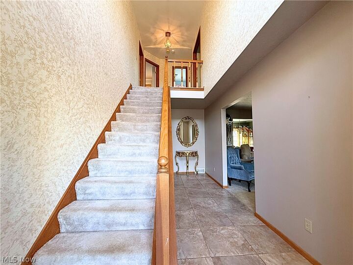 Property Photo:  6948 Meander Reserve Court  OH 44406 