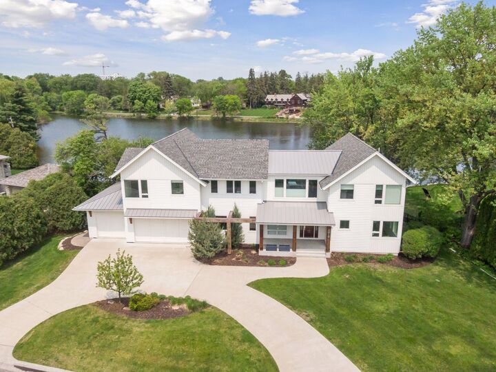 Property Photo:  4812 Lakeview Drive  MN 55424 