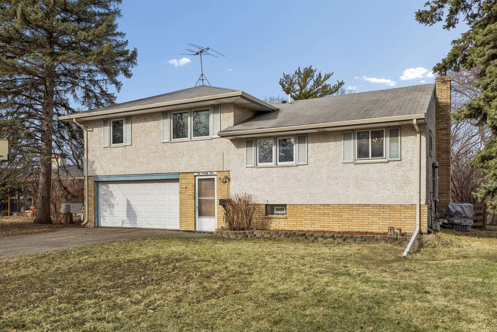 Property Photo:  1025 Colby Street  MN 55116 